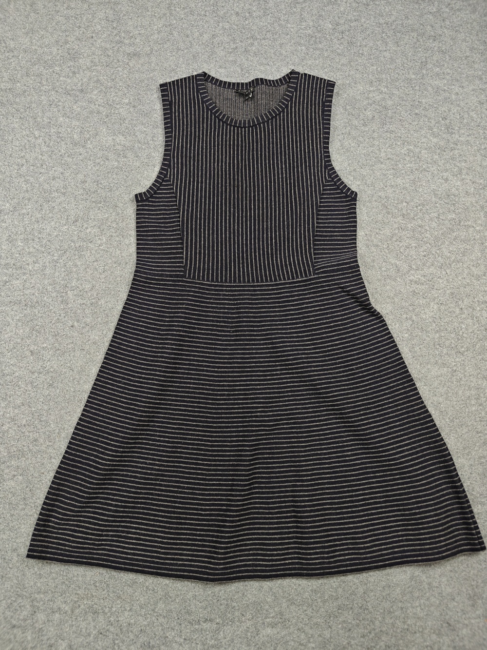 Theory Dress Womens Large Gray Striped Randria Evian Fit & Flare Knee Length